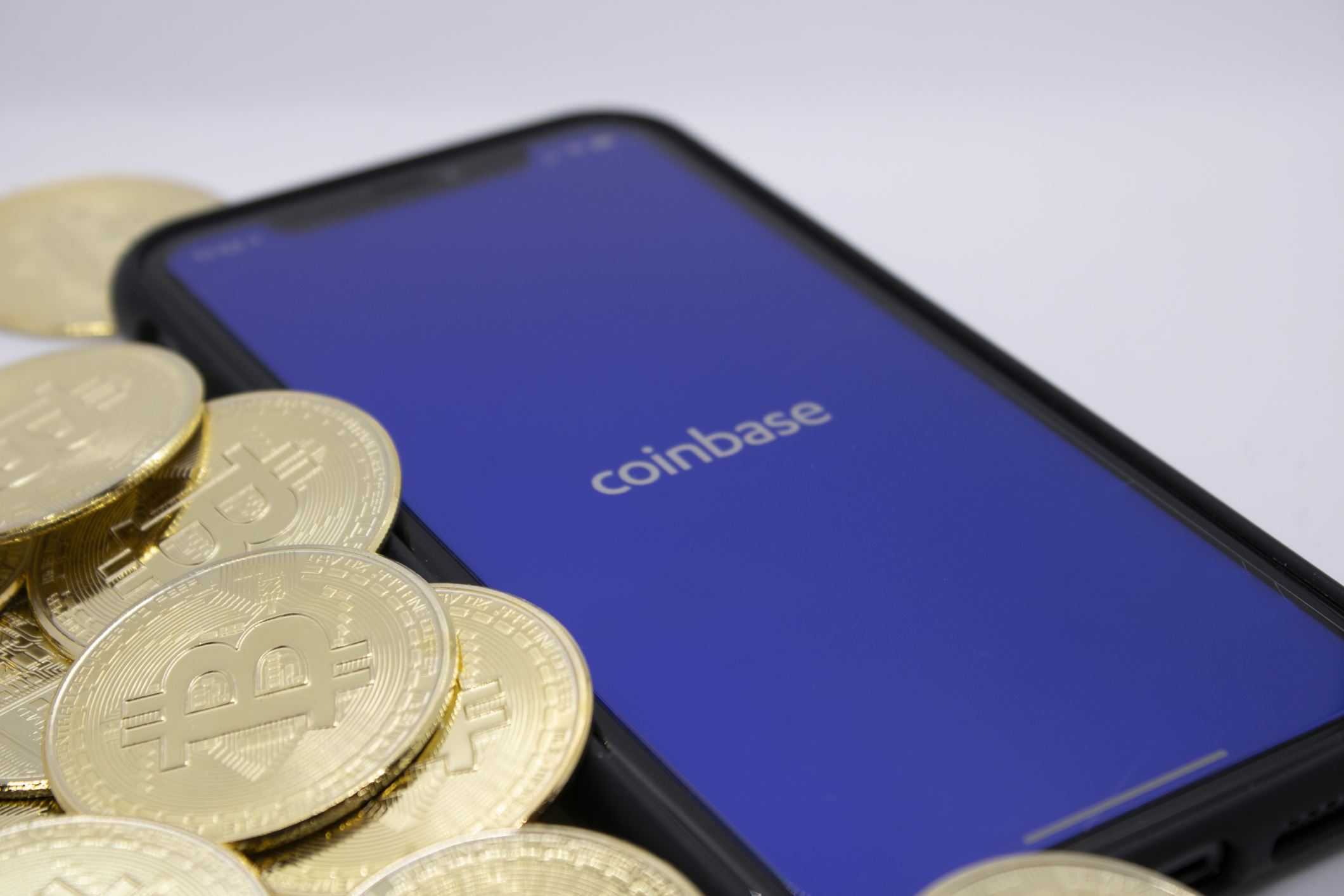 Cryptocurrency Investors Slam Coinbase for Poor Customer Service